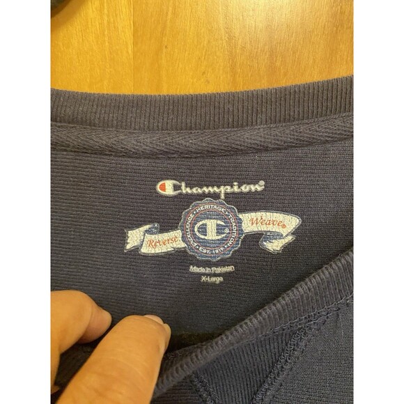 Champion Sweatshirt 90s XL Faded Navy Blue Embroidered V-Notch Neck  Unisex - Picture 6 of 7